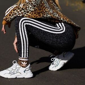 Adidas leopard luxe leggings